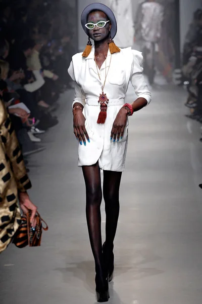 Look 5